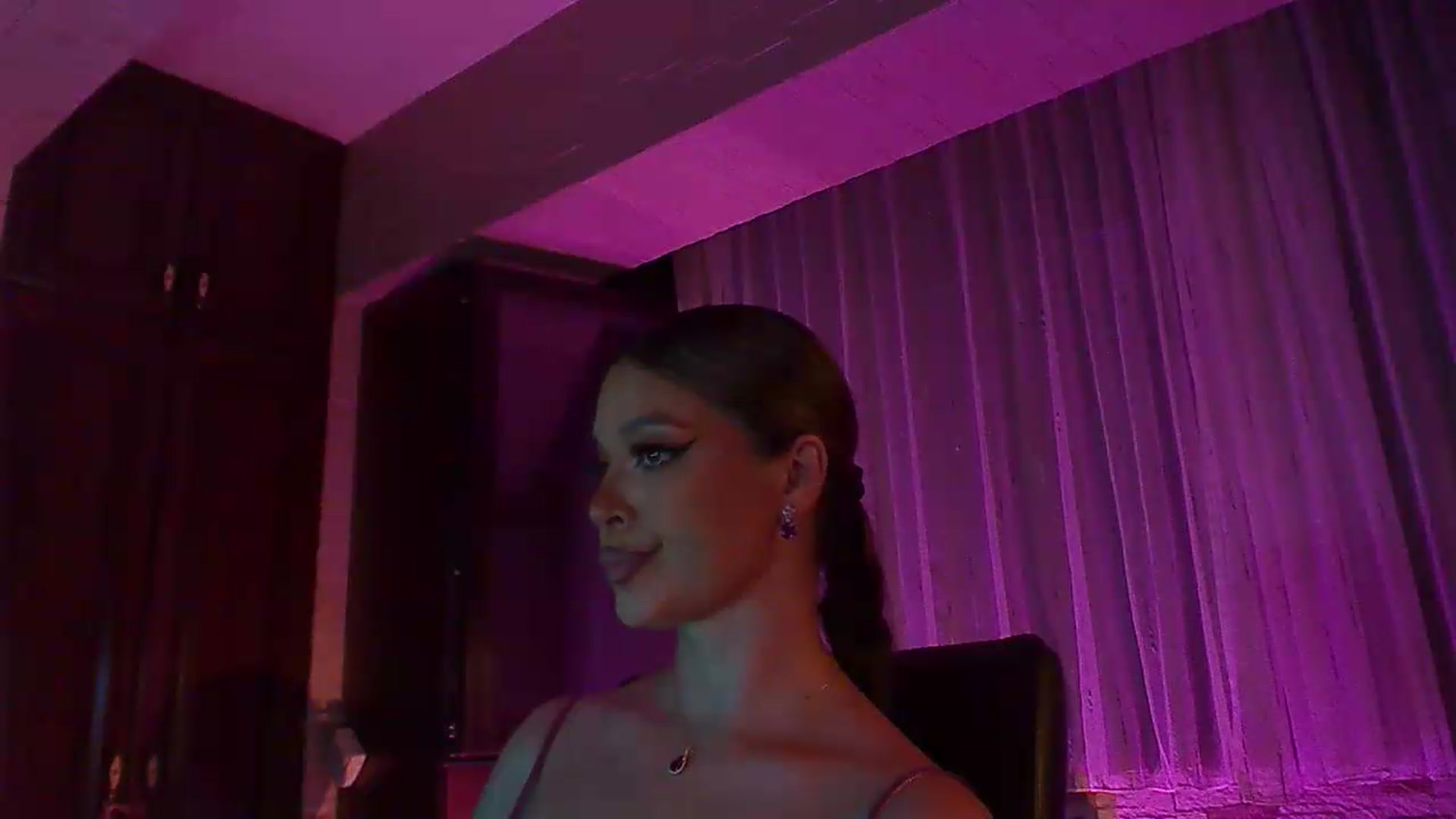 Gallery image thumbnail from No_bo_dy's myfreecams stream on, 07/26/2026, 23:53 image 4 of 20