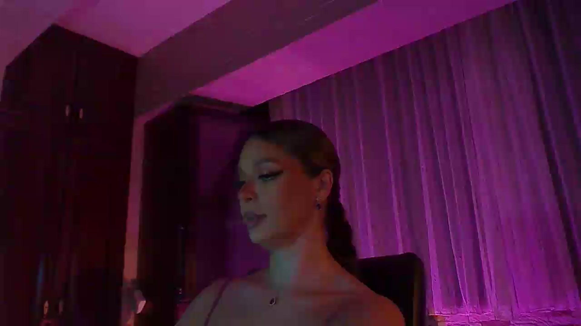 Gallery image thumbnail from No_bo_dy's myfreecams stream on, 07/26/2026, 23:53 image 17 of 20