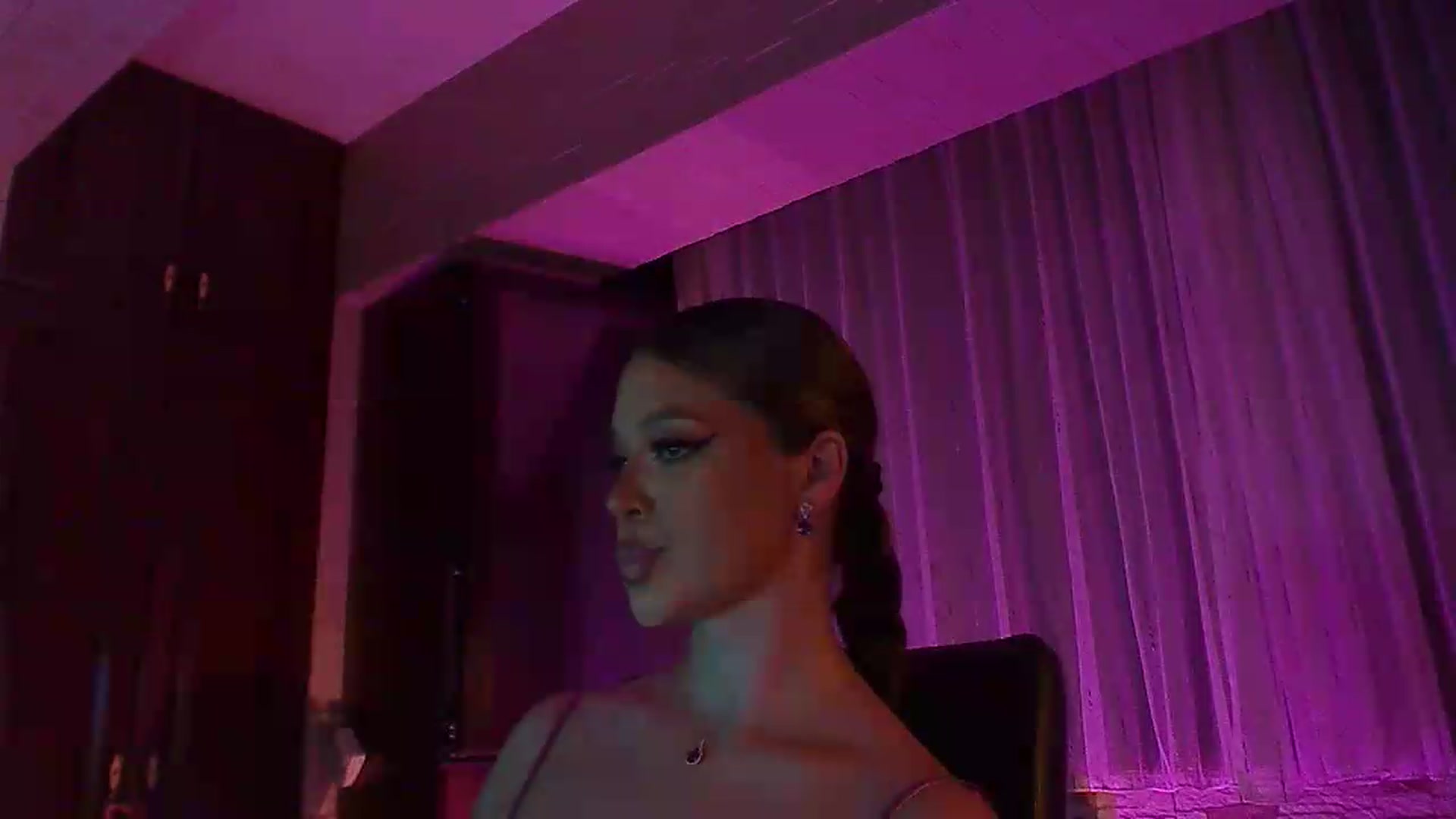 Gallery image thumbnail from No_bo_dy's myfreecams stream on, 07/26/2026, 23:53 image 13 of 20