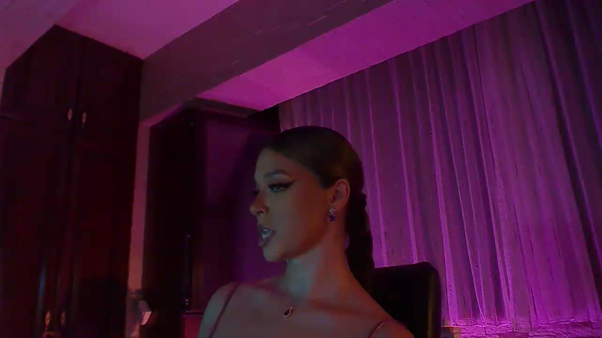 Gallery image thumbnail from No_bo_dy's myfreecams stream on, 07/26/2026, 23:53 image 7 of 20