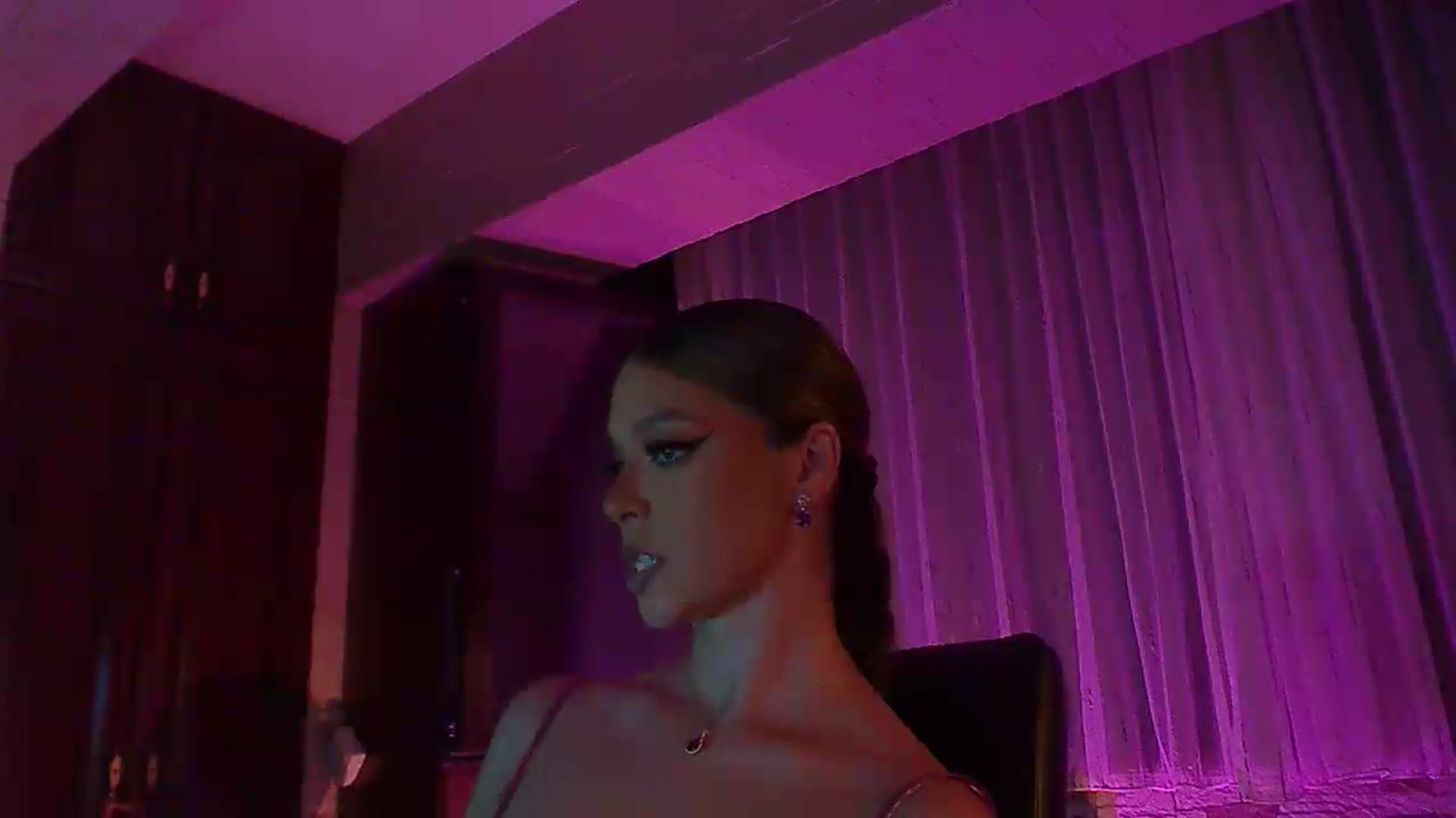 Gallery image thumbnail from No_bo_dy's myfreecams stream on, 07/26/2026, 23:53 image 3 of 20