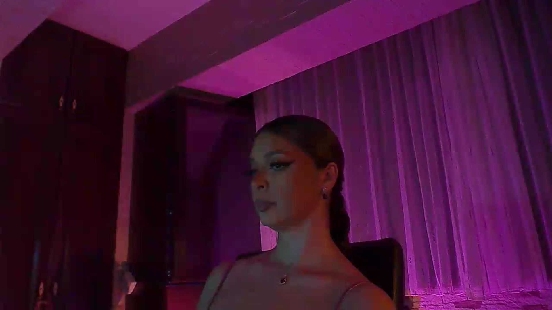 Gallery image thumbnail from No_bo_dy's myfreecams stream on, 07/27/2026, 01:30 image 11 of 20