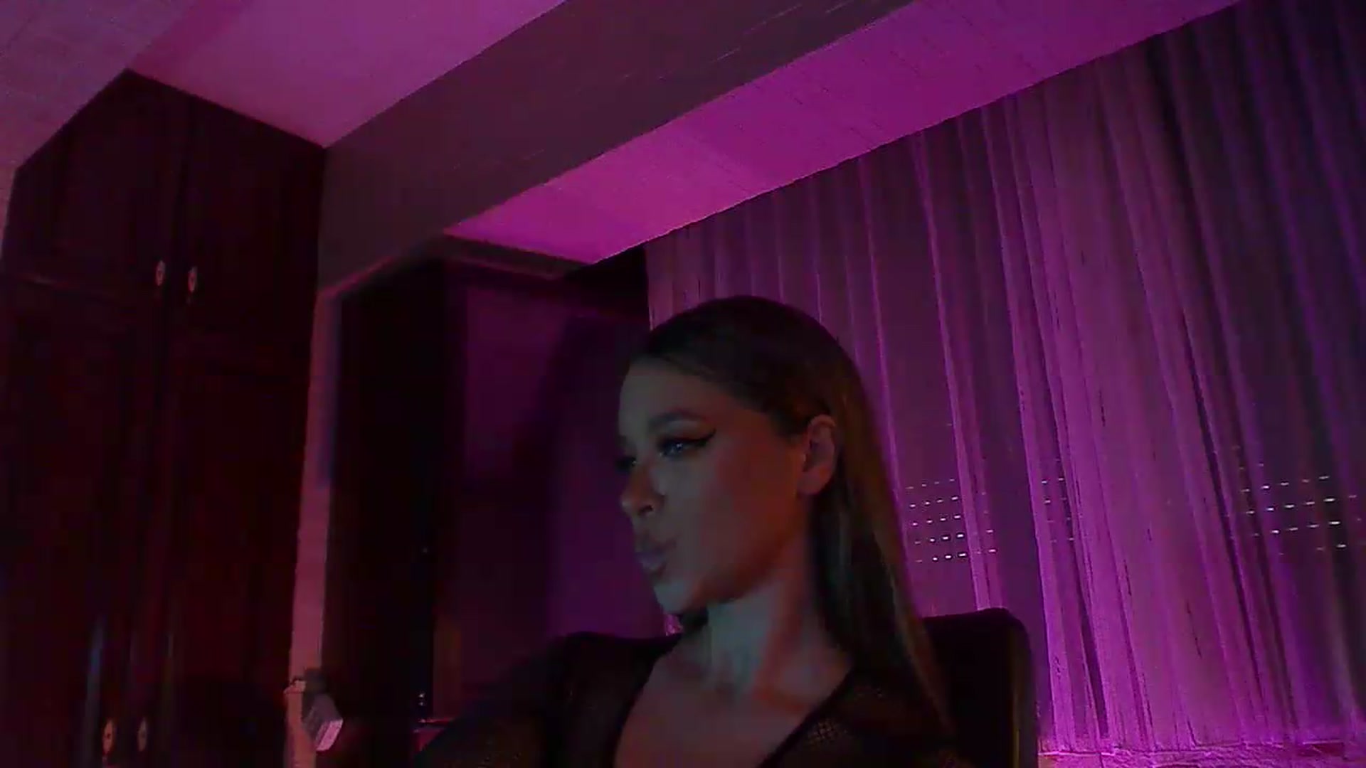 Gallery image thumbnail from No_bo_dy's myfreecams stream on, 08/03/2026, 02:58 image 13 of 20