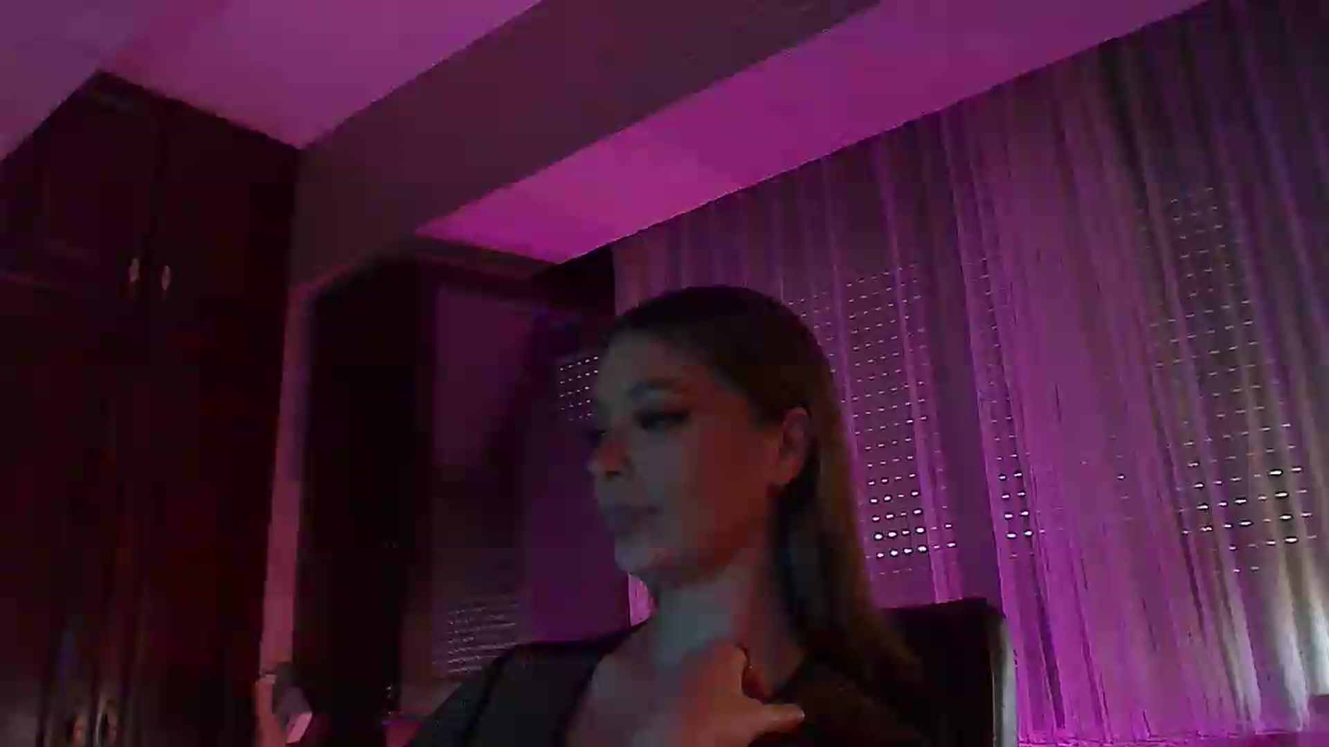 Gallery image thumbnail from No_bo_dy's myfreecams stream on, 08/03/2026, 04:00 image 10 of 20