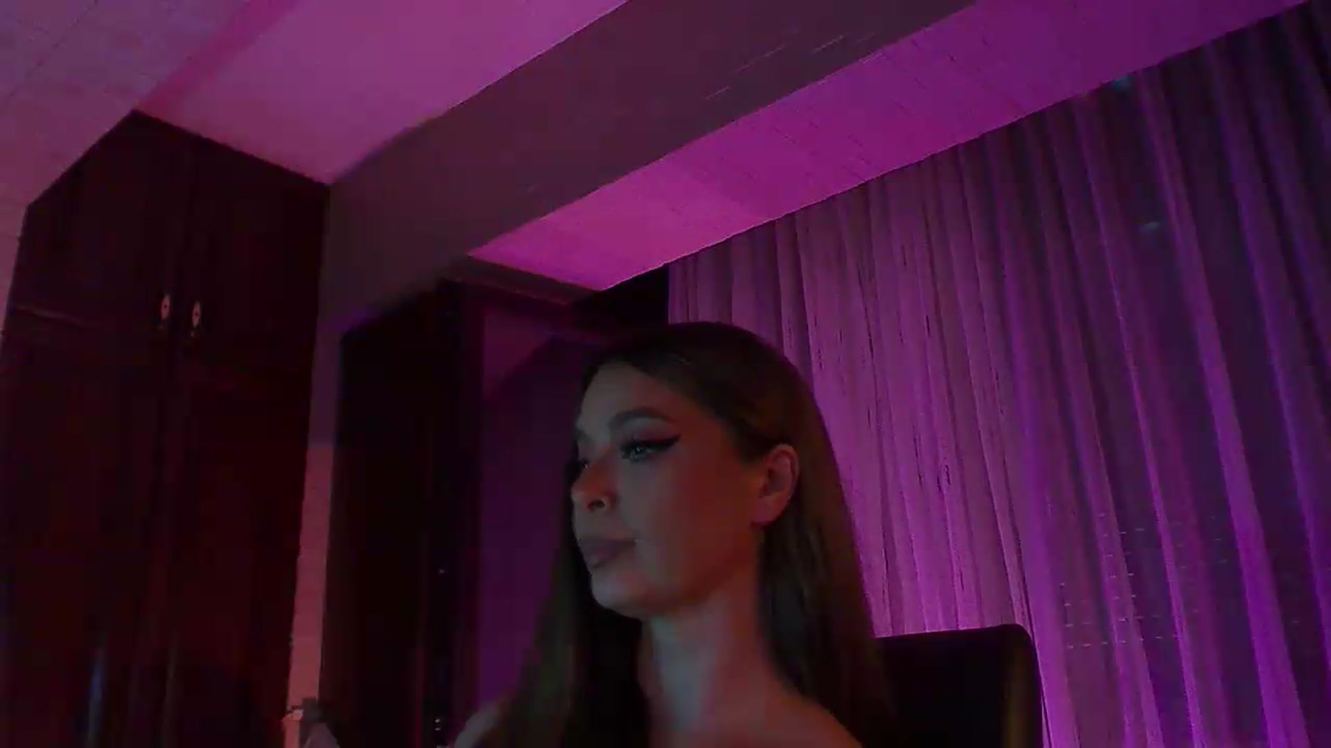 Gallery image thumbnail from No_bo_dy's myfreecams stream on, 08/09/2026, 03:16 image 11 of 20