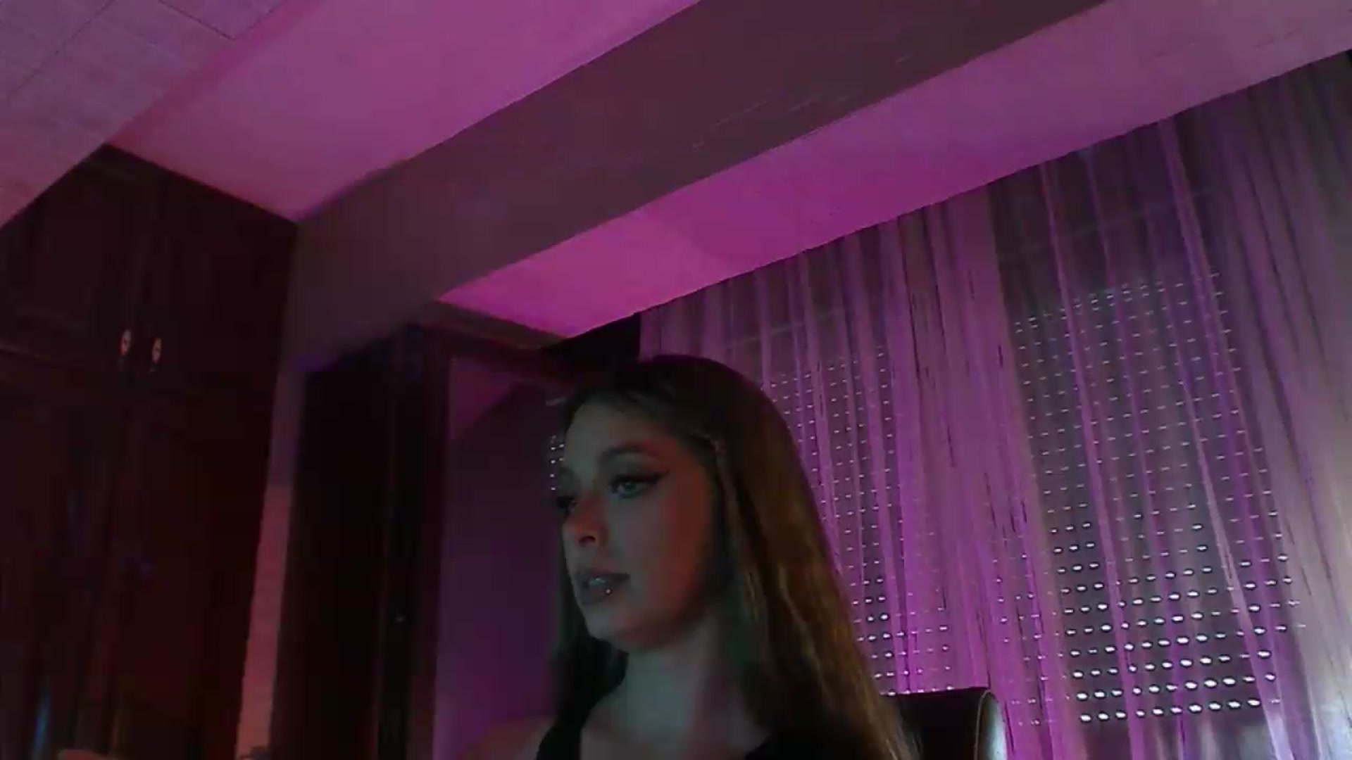 Gallery image thumbnail from No_bo_dy's myfreecams stream on, 08/10/2026, 04:39 image 19 of 20
