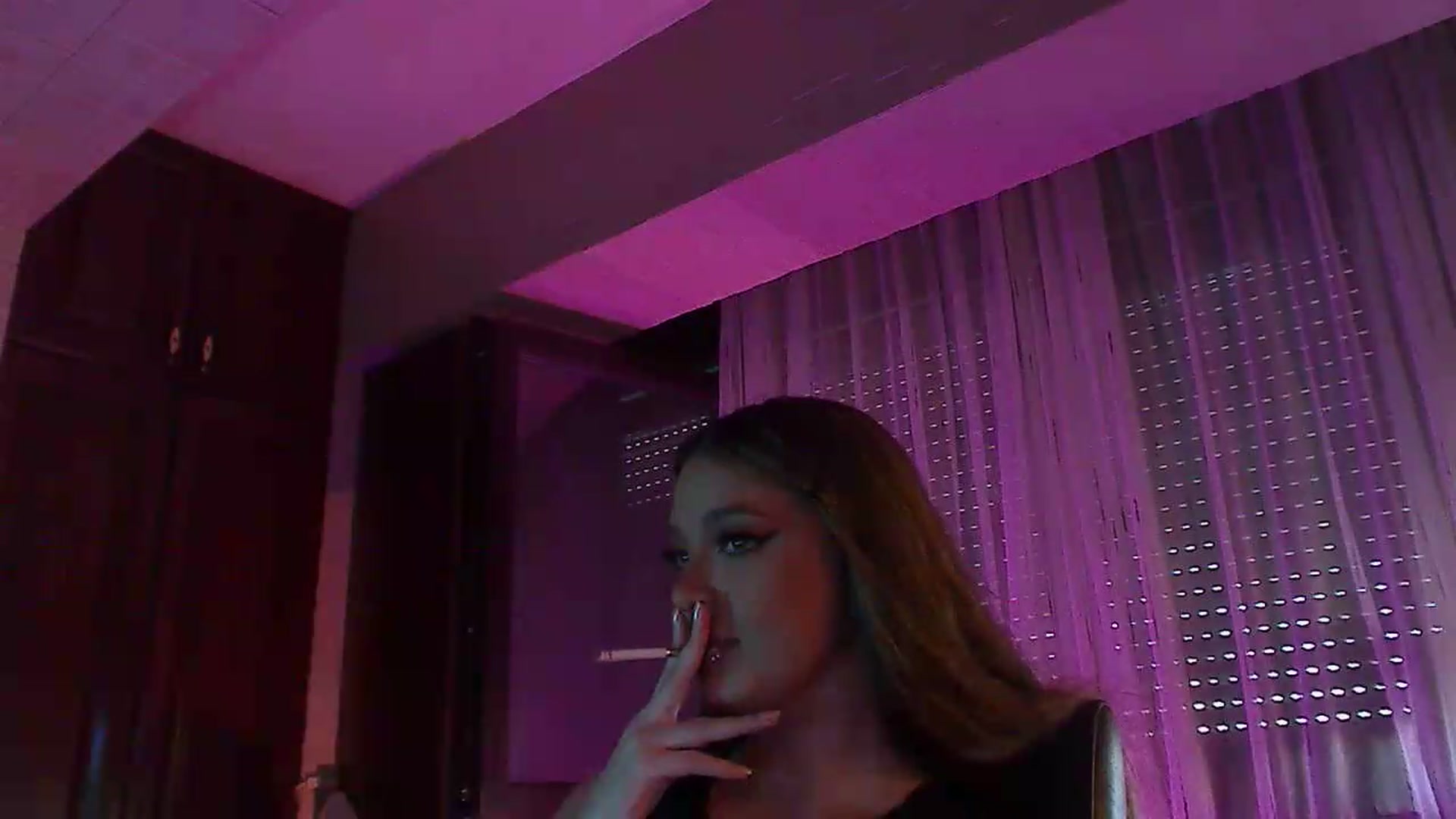 Gallery image thumbnail from No_bo_dy's myfreecams stream on, 08/10/2026, 04:39 image 2 of 20