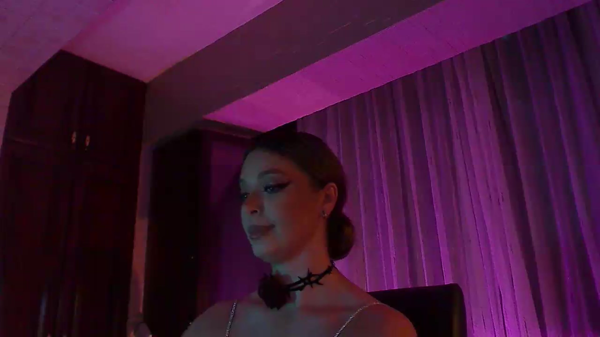 Gallery image thumbnail from No_bo_dy's myfreecams stream on, 08/16/2026, 01:15 image 18 of 20