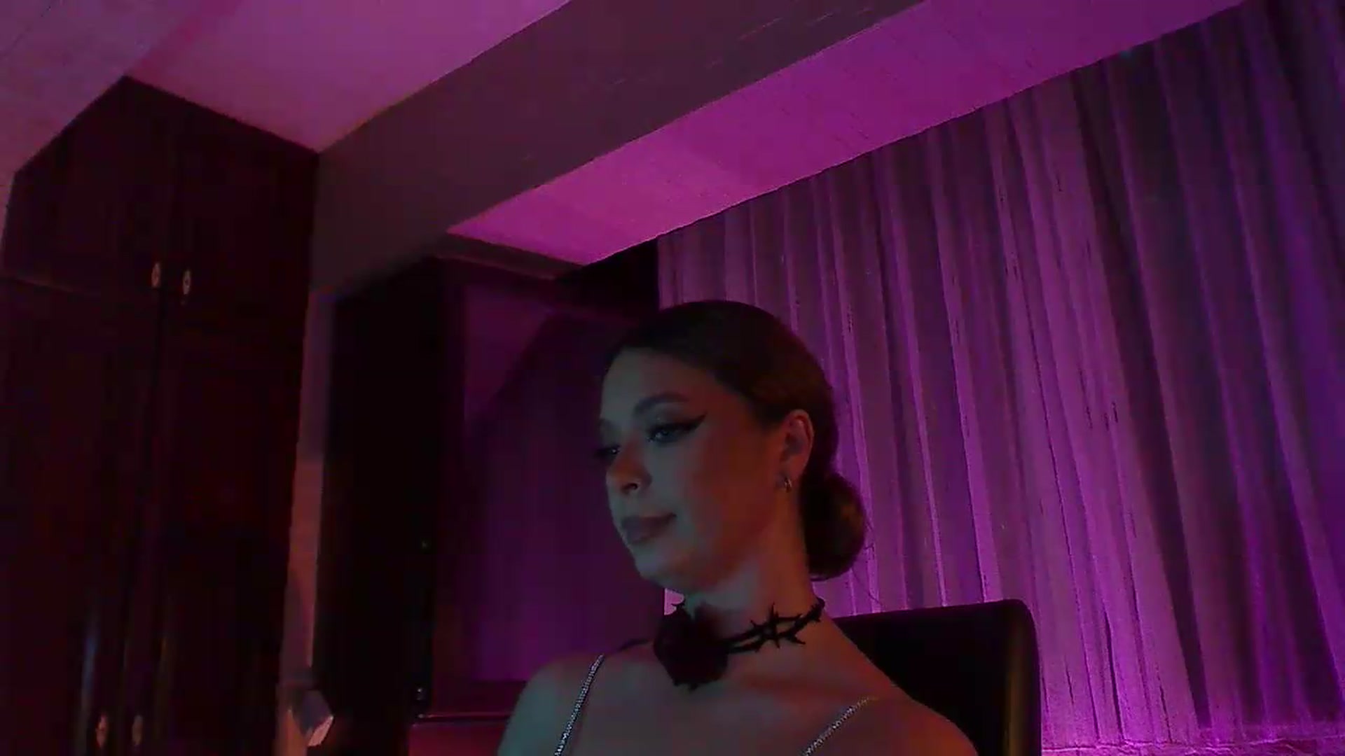 Gallery image thumbnail from No_bo_dy's myfreecams stream on, 08/16/2026, 01:35 image 13 of 20