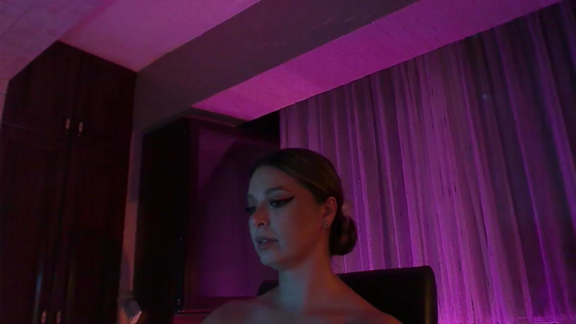 Gallery image thumbnail from No_bo_dy's myfreecams stream on, 08/16/2026, 21:14 image 18 of 20