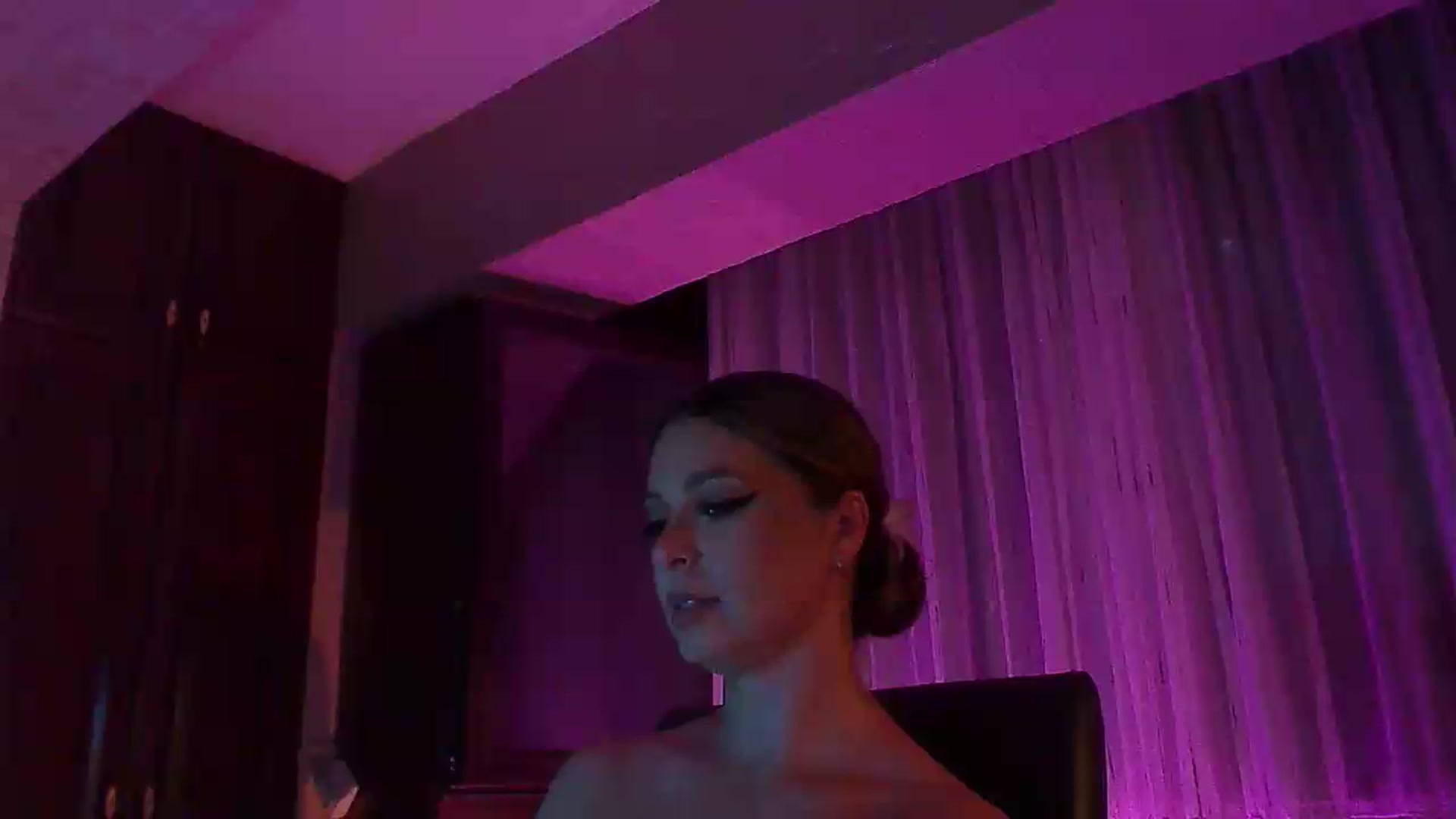Gallery image thumbnail from No_bo_dy's myfreecams stream on, 08/16/2026, 21:14 image 15 of 20
