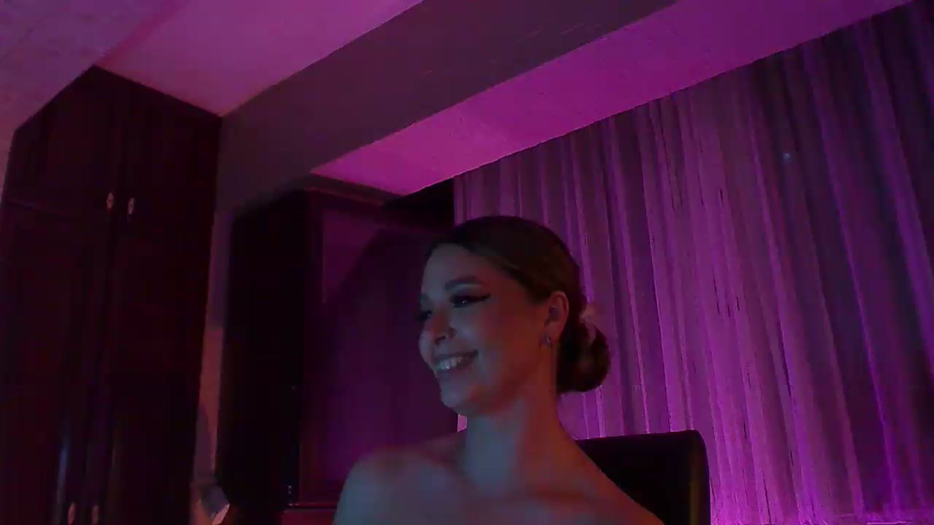 Gallery image thumbnail from No_bo_dy's myfreecams stream on, 08/16/2026, 21:14 image 1 of 20