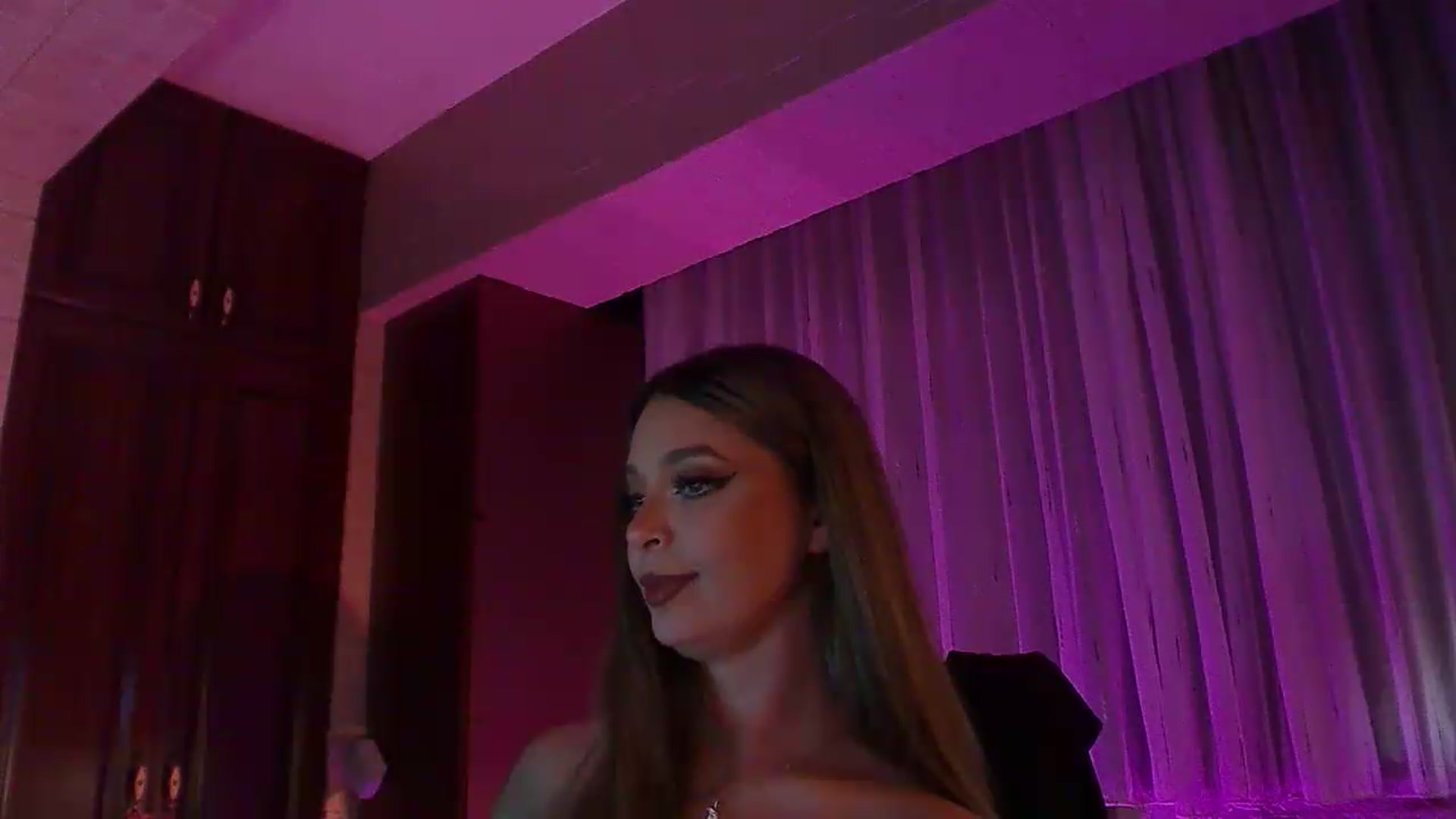 Gallery image thumbnail from No_bo_dy's myfreecams stream on, 08/29/2026, 03:51 image 18 of 20