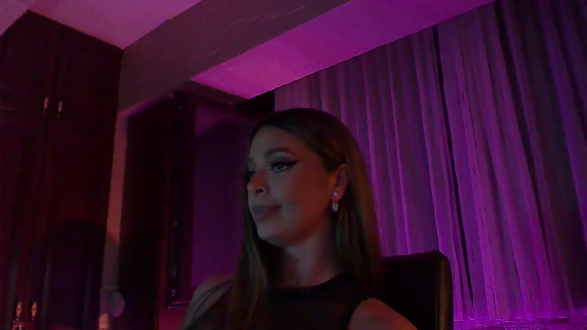 Gallery image thumbnail from No_bo_dy's myfreecams stream on, 08/31/2026, 03:38 image 2 of 20