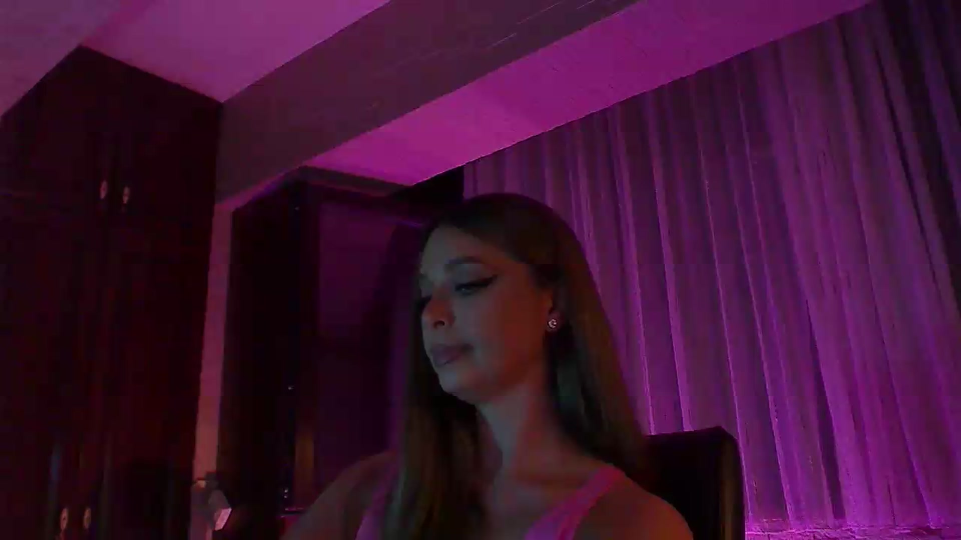 Gallery image thumbnail from No_bo_dy's myfreecams stream on, 09/08/2026, 03:34 image 7 of 20
