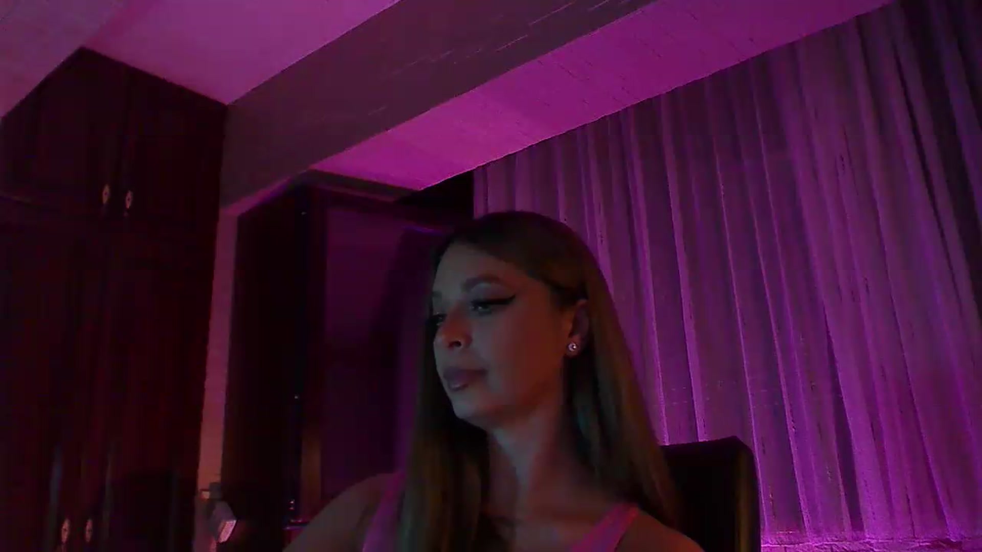 Gallery image thumbnail from No_bo_dy's myfreecams stream on, 09/08/2026, 03:34 image 14 of 20