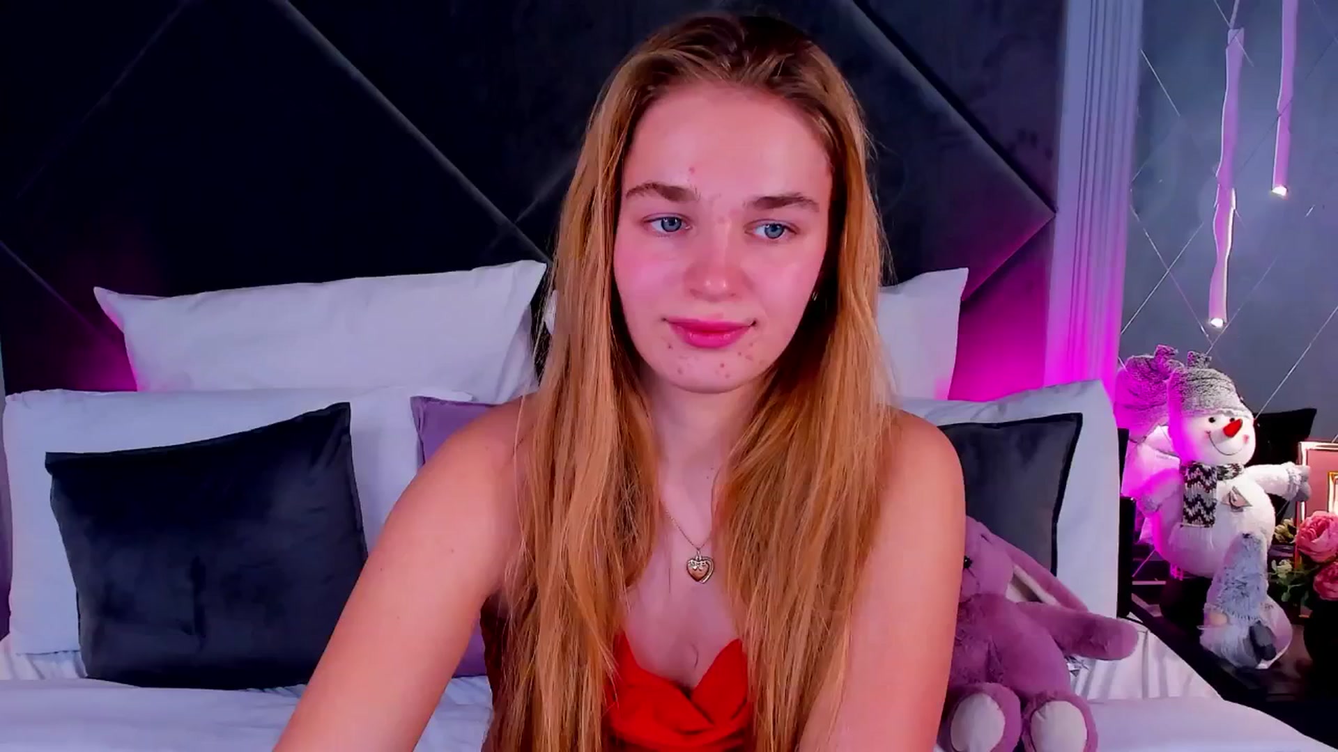 Gallery image thumbnail from NoaLux's myfreecams stream on, 01/04/2026, 12:54 image 9 of 20