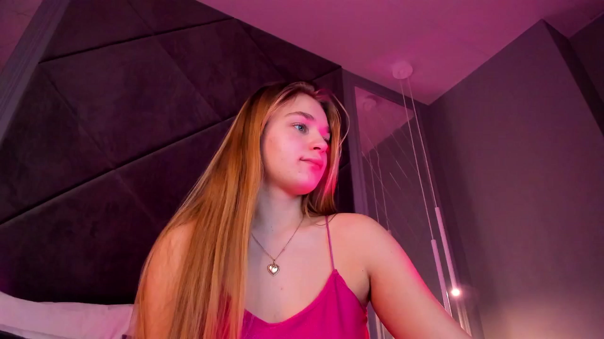 Gallery image thumbnail from NoaLux's myfreecams stream on, 01/29/2026, 12:59 image 12 of 20