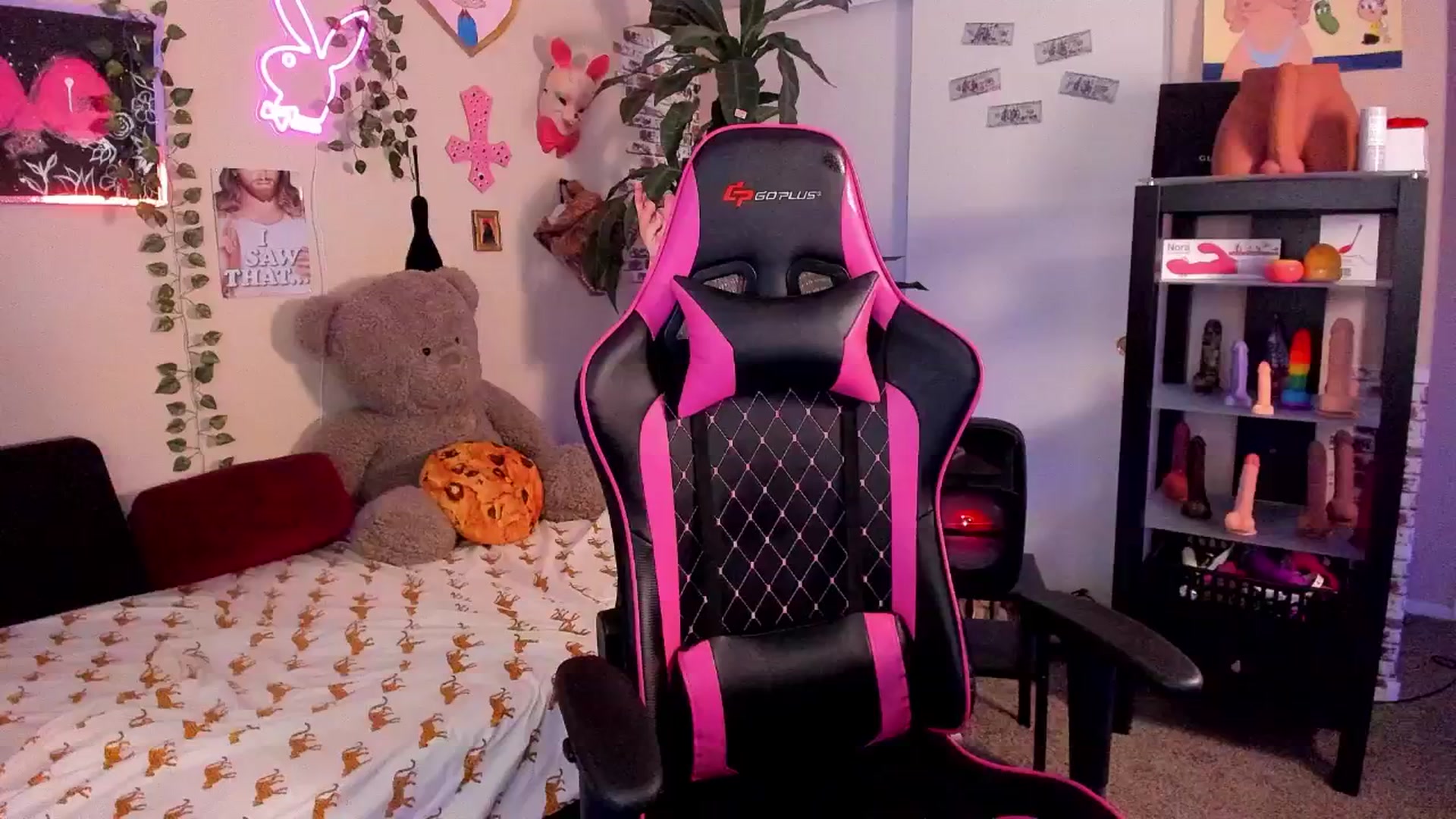 Gallery image thumbnail from NoahBensi's myfreecams stream on, 05/20/2024, 02:54 image 6 of 20