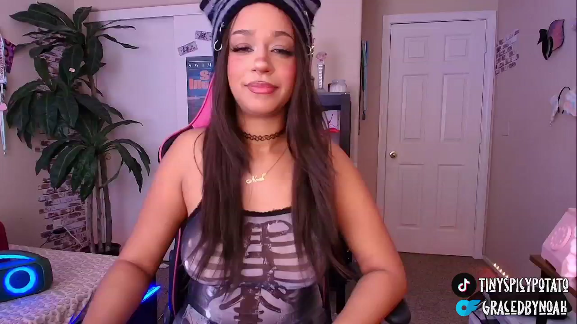 Gallery image thumbnail from NoahBensi's myfreecams stream on, 10/16/2025, 16:36 image 12 of 20