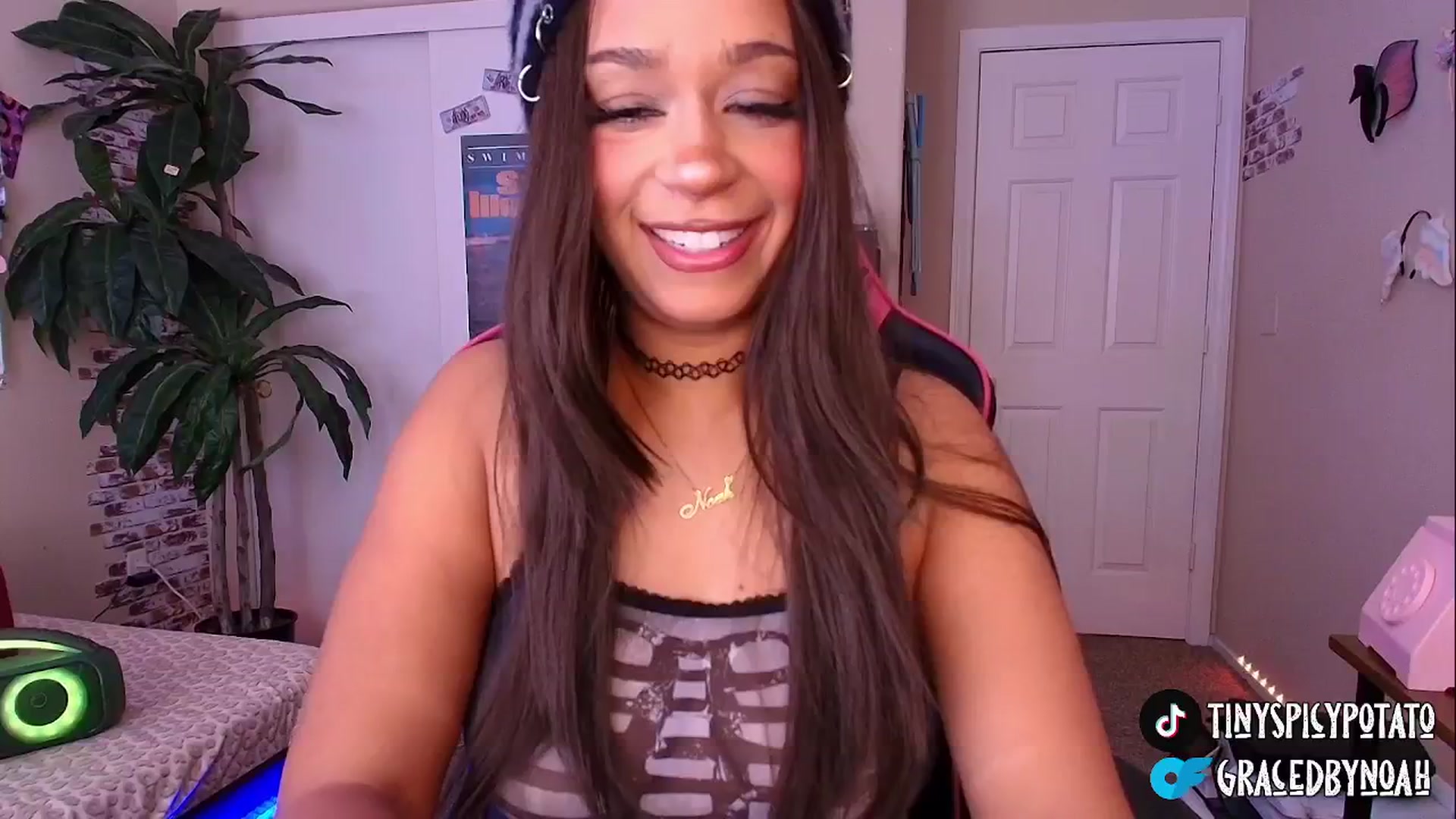 Gallery image thumbnail from NoahBensi's myfreecams stream on, 10/16/2025, 16:36 image 19 of 20
