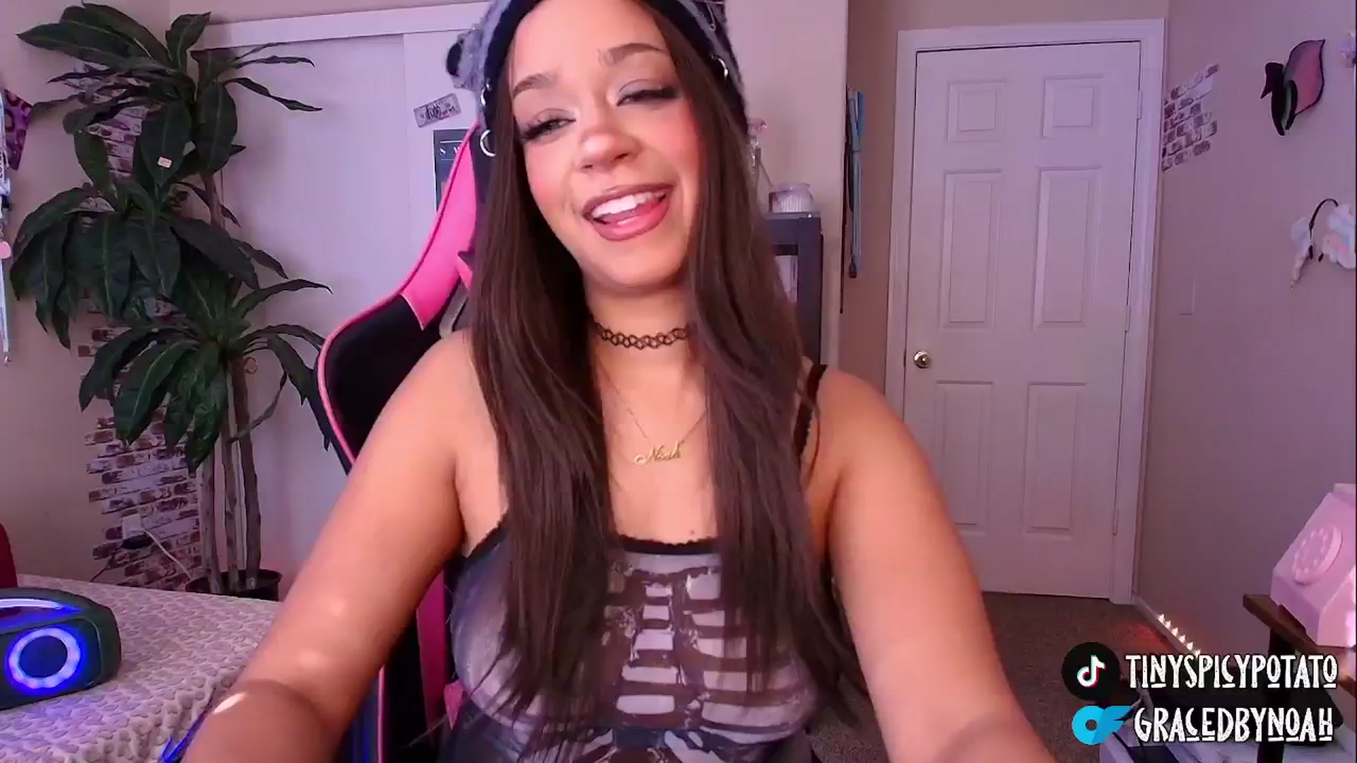 Gallery image thumbnail from NoahBensi's myfreecams stream on, 10/16/2025, 16:36 image 14 of 20