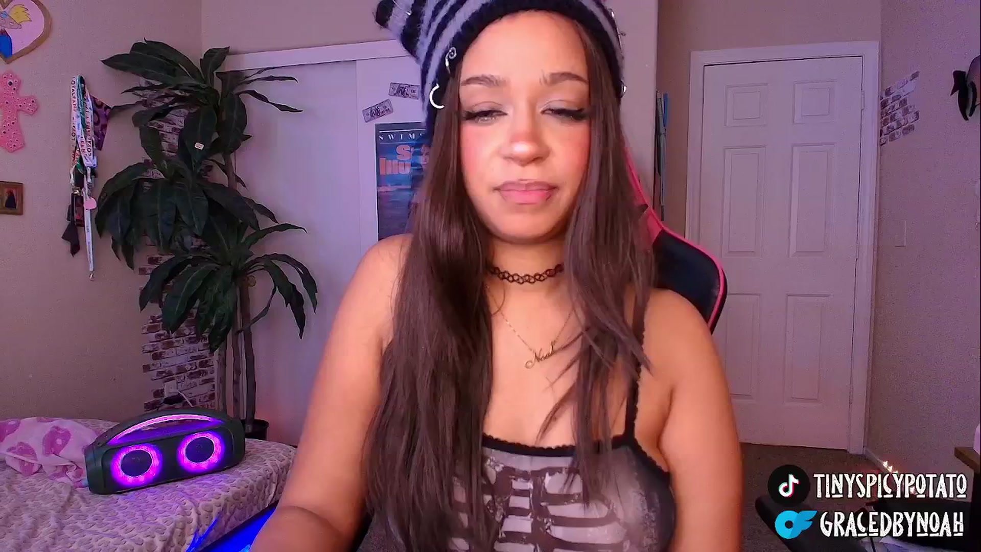 Gallery image thumbnail from NoahBensi's myfreecams stream on, 10/16/2025, 18:23 image 7 of 20