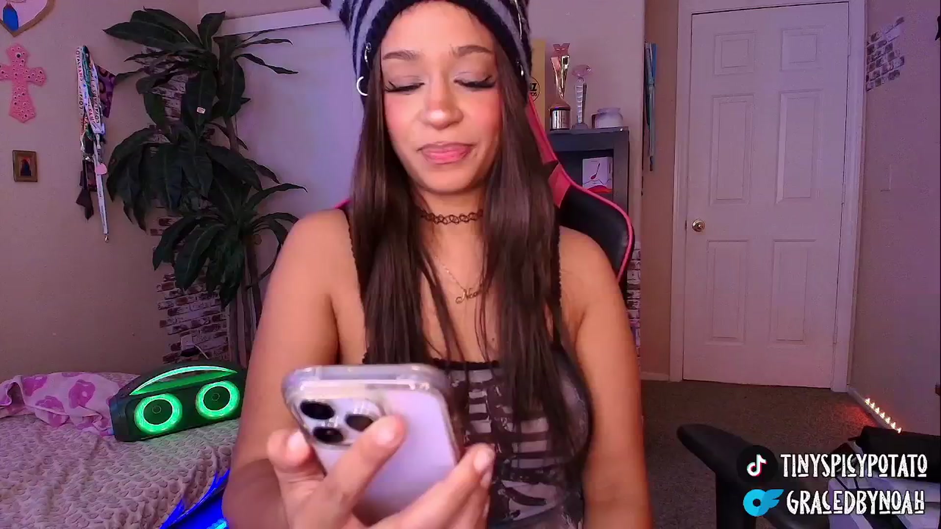 Gallery image thumbnail from NoahBensi's myfreecams stream on, 10/16/2025, 18:23 image 16 of 20
