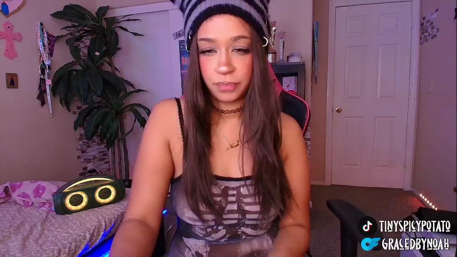 Gallery image thumbnail from NoahBensi's myfreecams stream on, 10/16/2025, 18:23 image 13 of 20