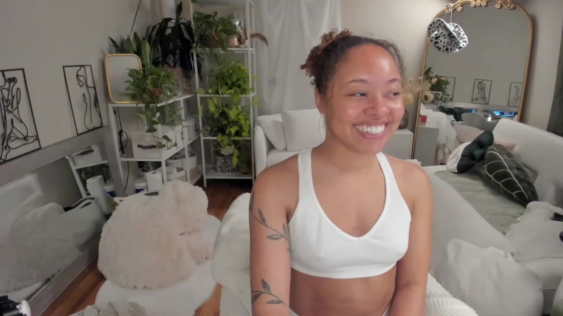 Gallery image thumbnail from NoeleIvy's myfreecams stream on, 05/28/2023, 14:45 image 20 of 20