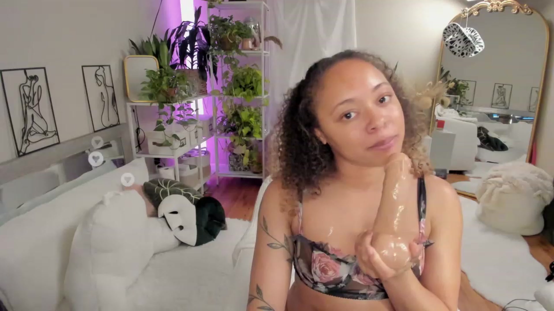 Gallery image thumbnail from NoeleIvy's myfreecams stream on, 05/29/2023, 17:11 image 13 of 20
