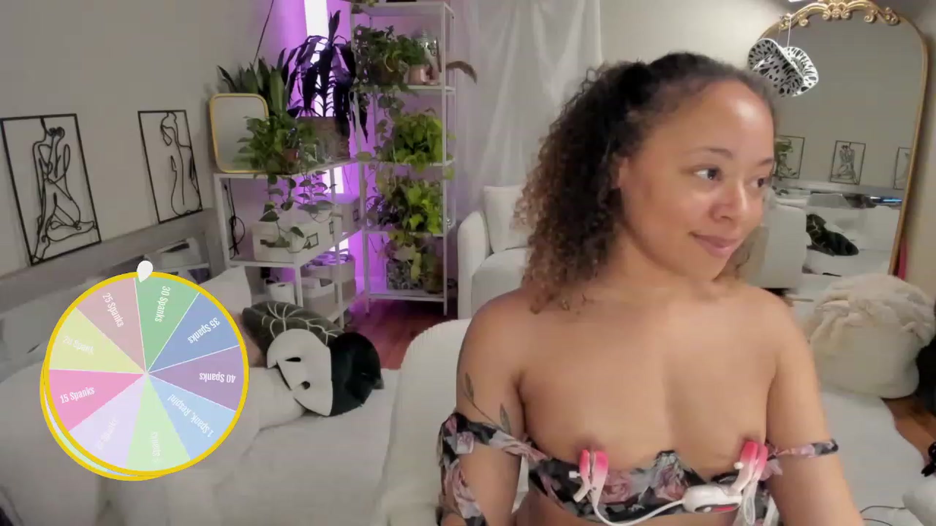 Gallery image thumbnail from NoeleIvy's myfreecams stream on, 05/29/2023, 17:11 image 16 of 20