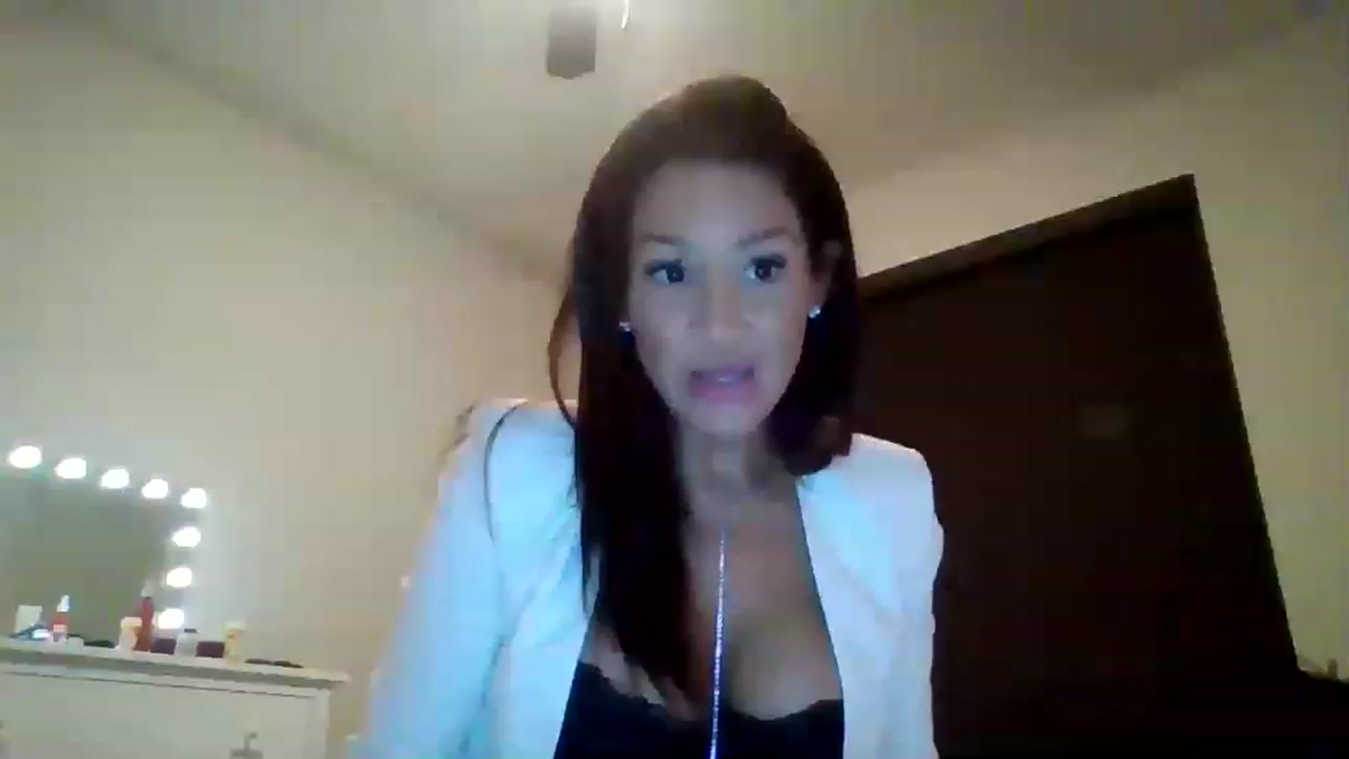 Gallery image thumbnail from Noelles's myfreecams stream on, 12/25/2022, 09:01 image 16 of 20