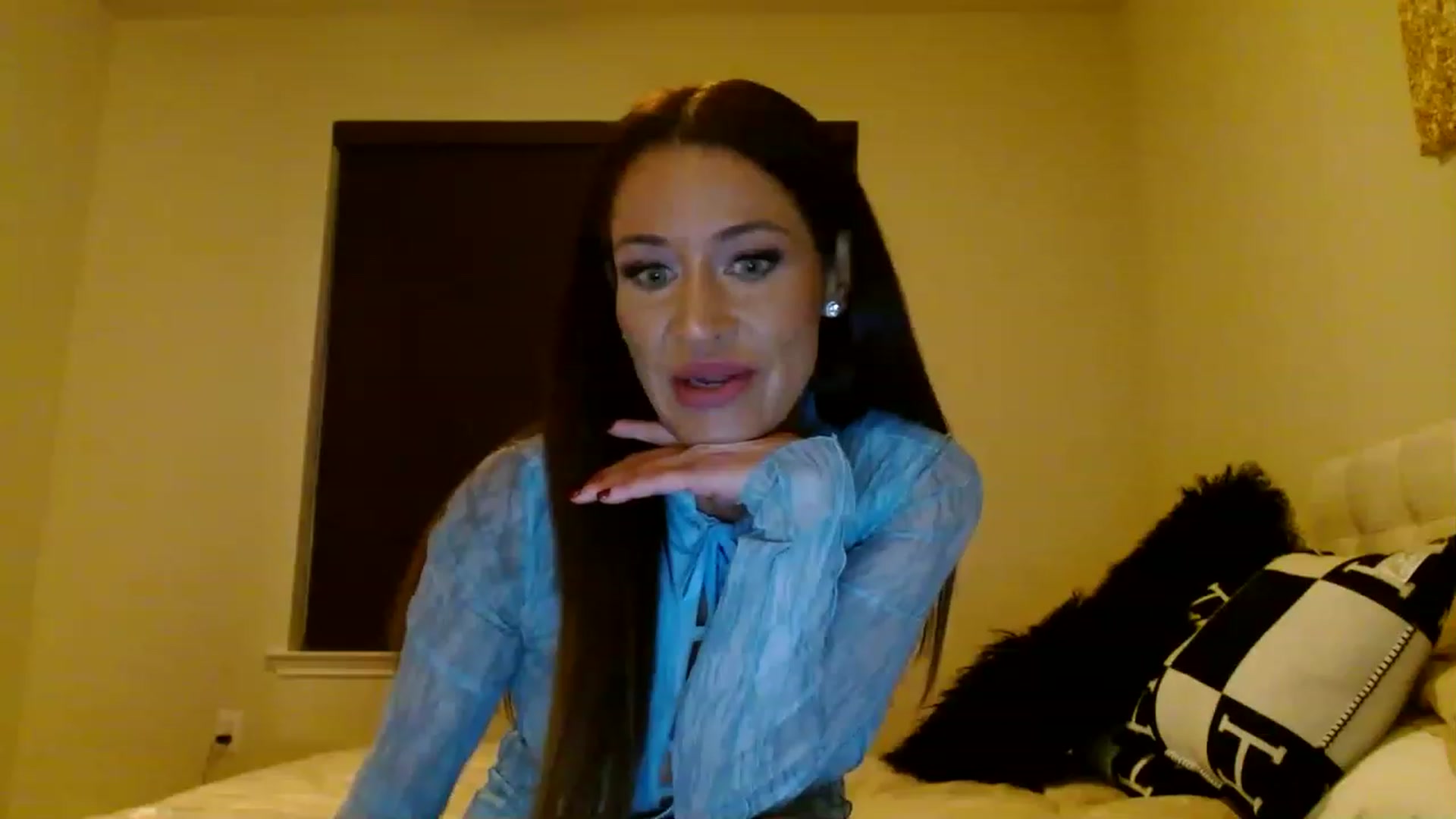 Gallery image thumbnail from Noelles's myfreecams stream on, 02/11/2023, 01:49 image 9 of 20
