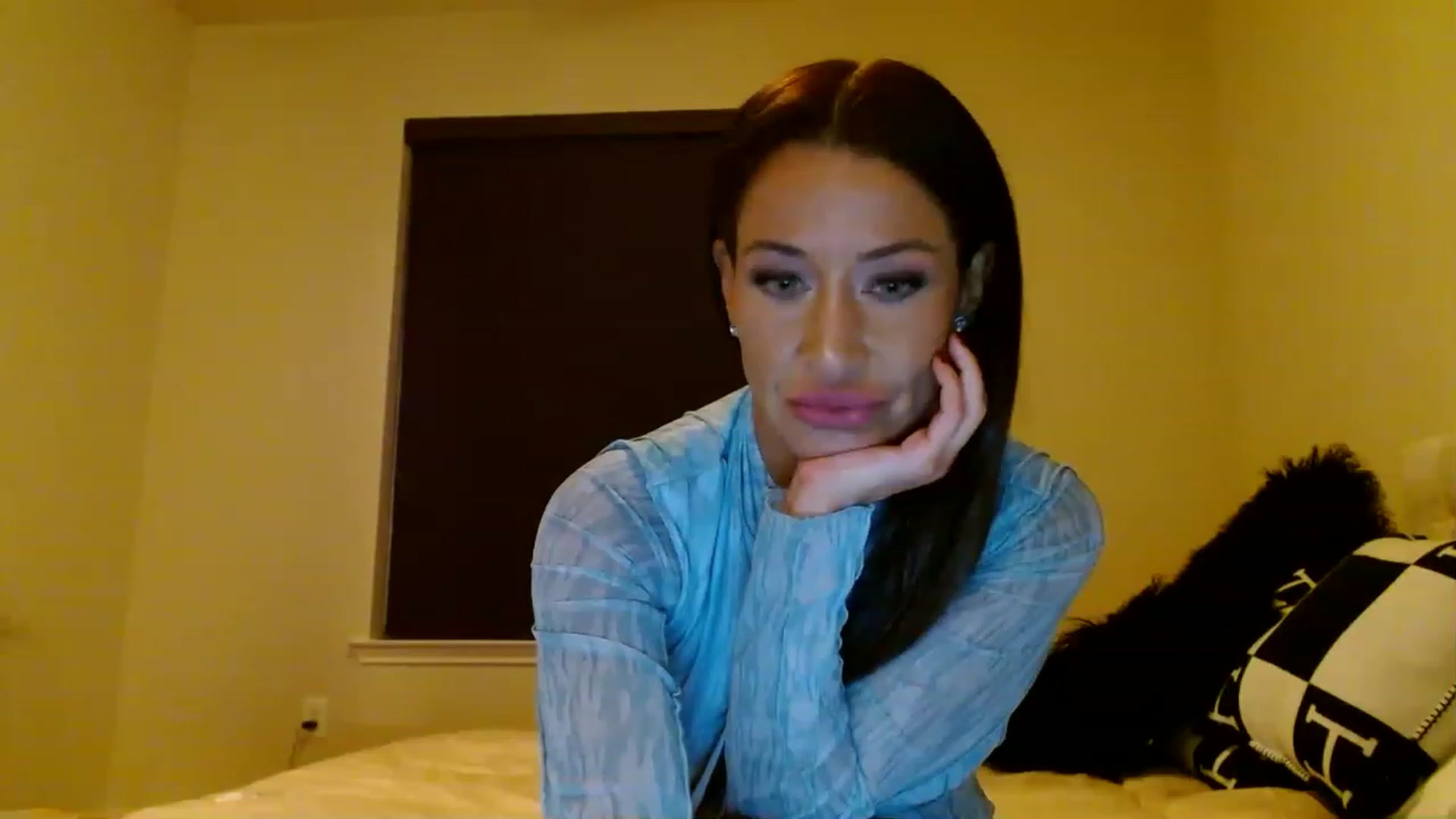 Gallery image thumbnail from Noelles's myfreecams stream on, 02/11/2023, 01:49 image 11 of 20
