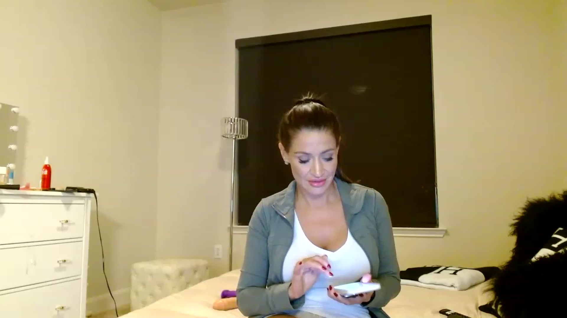 Gallery image thumbnail from Noelles's myfreecams stream on, 03/07/2023, 01:37 image 9 of 20