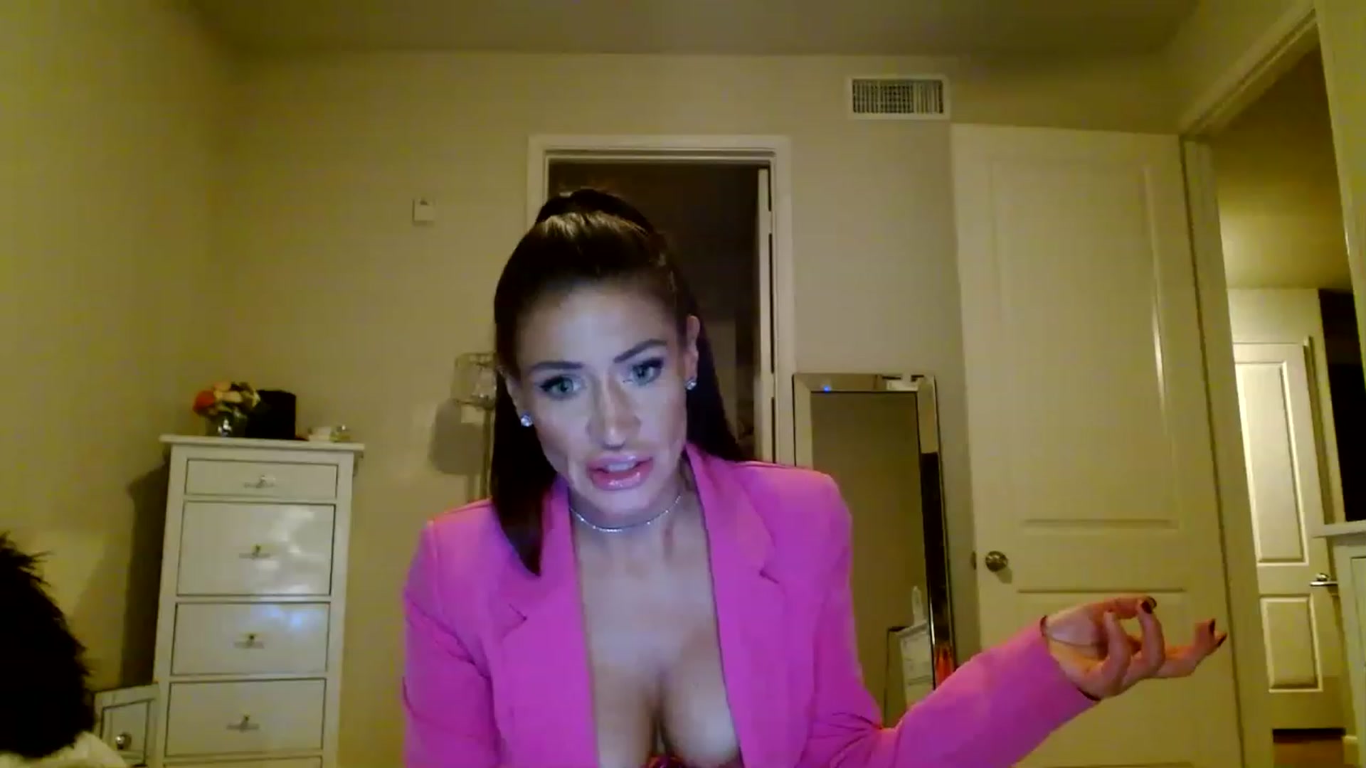 Gallery image thumbnail from Noelles's myfreecams stream on, 03/09/2023, 08:39 image 12 of 20