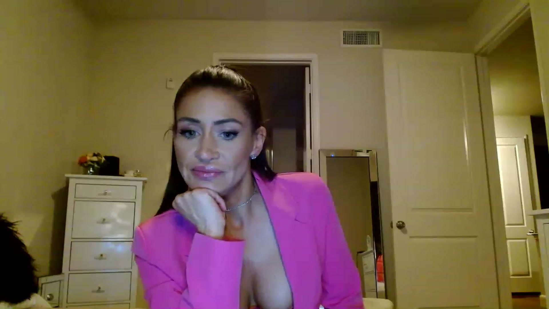 Gallery image thumbnail from Noelles's myfreecams stream on, 03/09/2023, 08:39 image 19 of 20