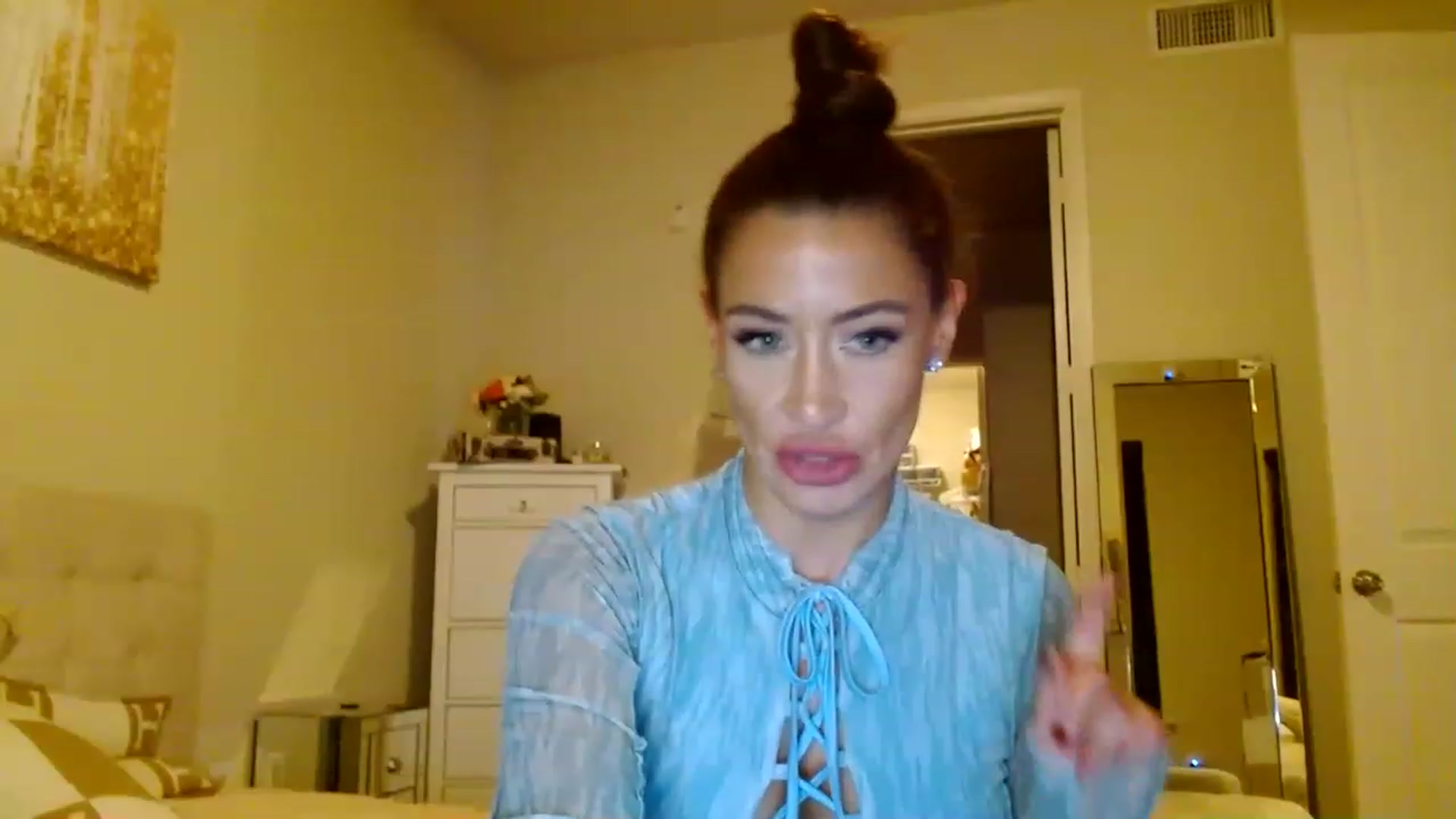 Gallery image thumbnail from Noelles's myfreecams stream on, 03/13/2023, 02:45 image 5 of 20