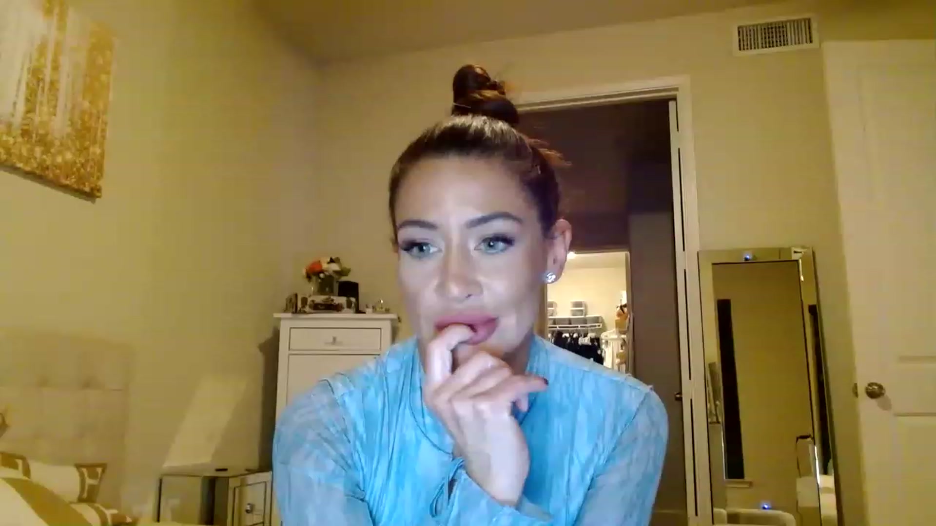 Gallery image thumbnail from Noelles's myfreecams stream on, 03/13/2023, 03:33 image 1 of 20