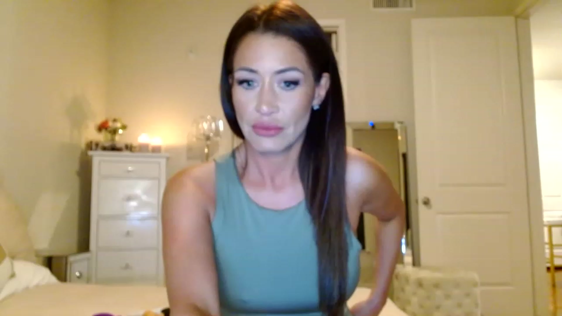Gallery image thumbnail from Noelles's myfreecams stream on, 03/19/2023, 10:33 image 6 of 20