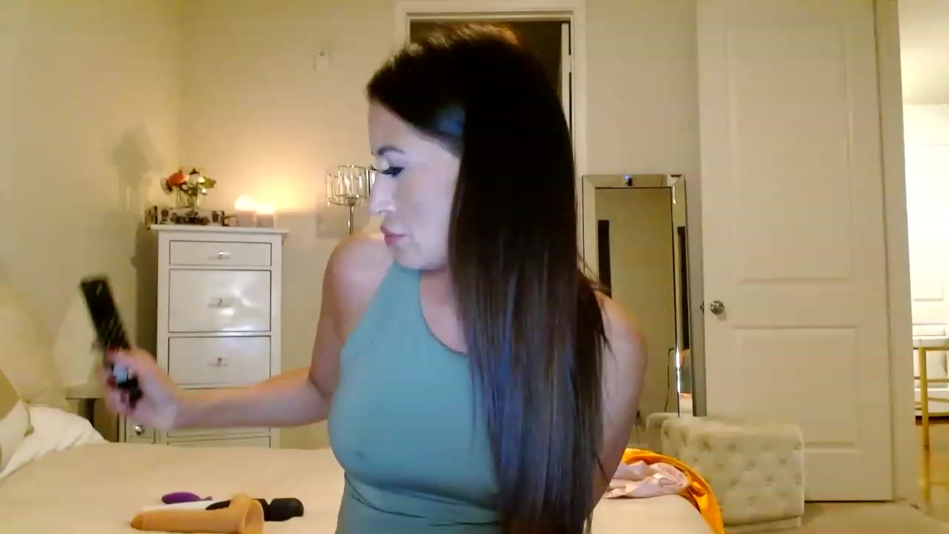 Gallery image thumbnail from Noelles's myfreecams stream on, 03/19/2023, 10:33 image 18 of 20