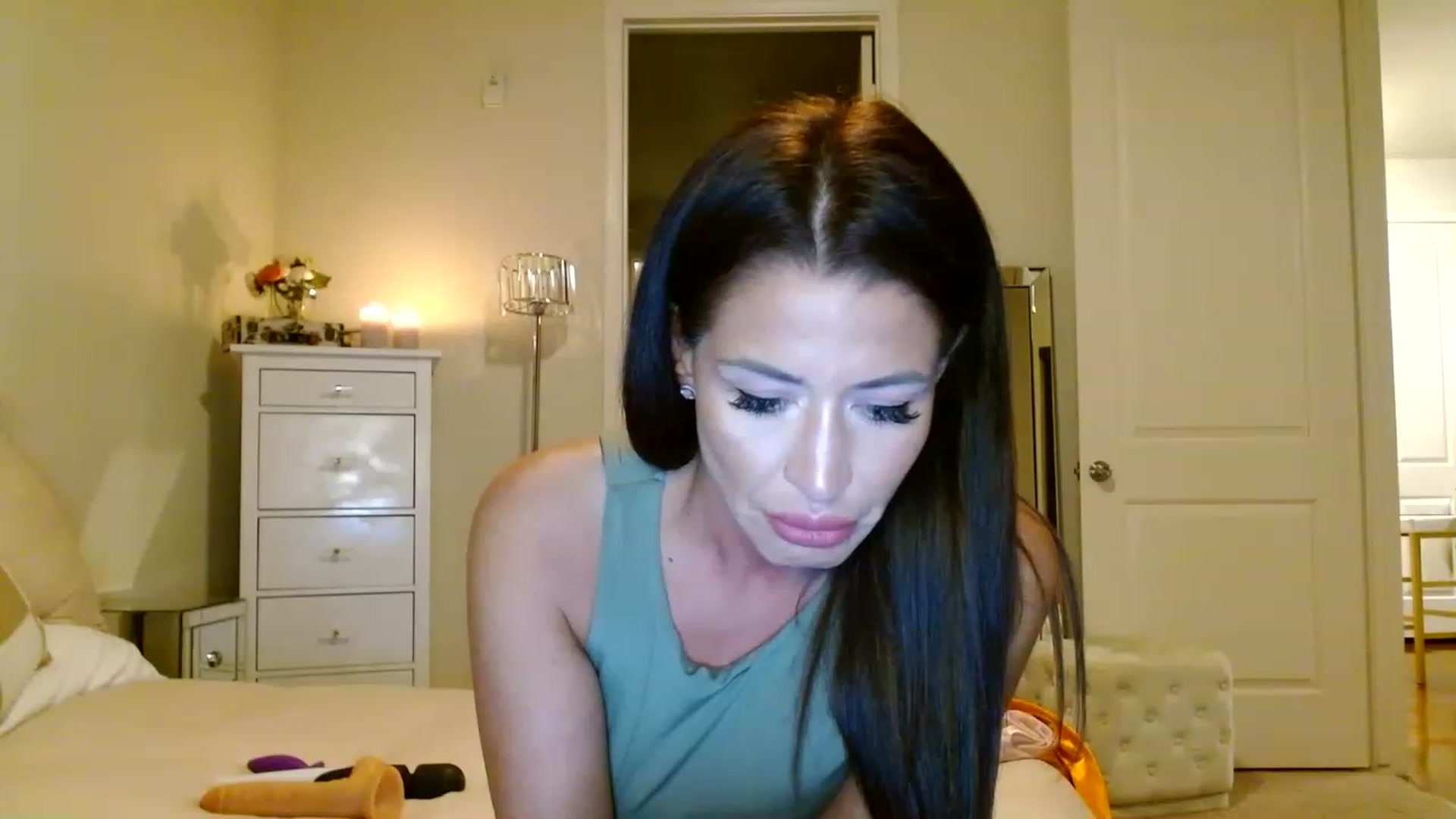 Gallery image thumbnail from Noelles's myfreecams stream on, 03/19/2023, 10:33 image 19 of 20