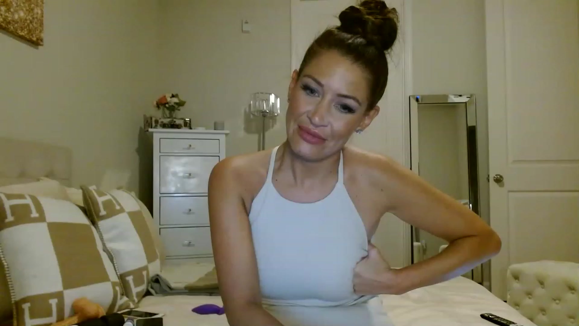 Gallery image thumbnail from Noelles's myfreecams stream on, 03/24/2023, 07:52 image 2 of 20