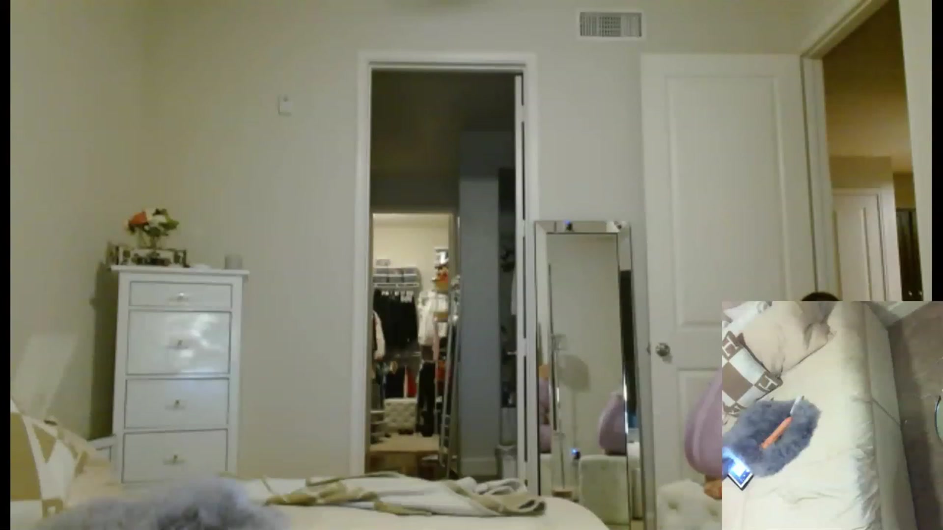 Gallery image thumbnail from Noelles's myfreecams stream on, 03/25/2023, 09:43 image 6 of 20