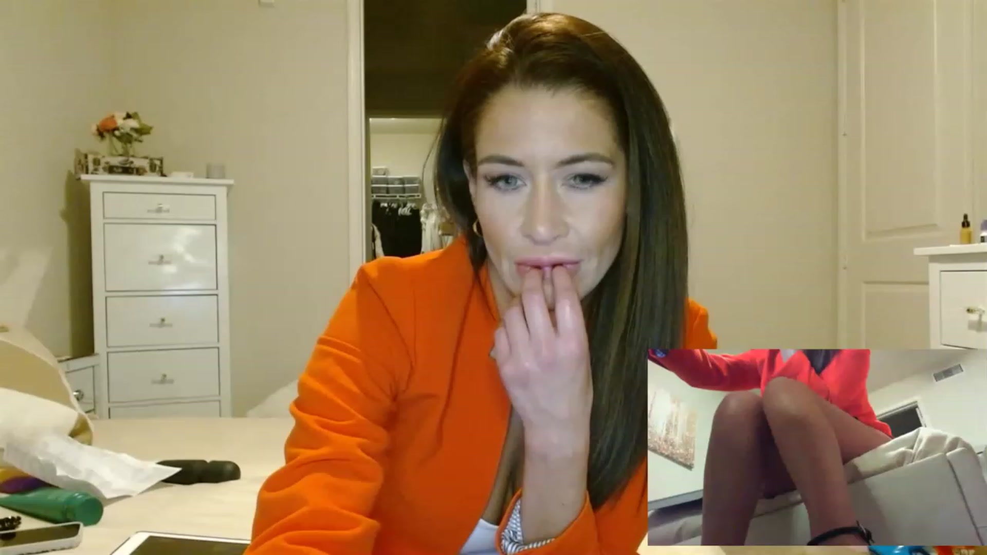 Gallery image thumbnail from Noelles's myfreecams stream on, 03/26/2023, 08:48 image 15 of 20