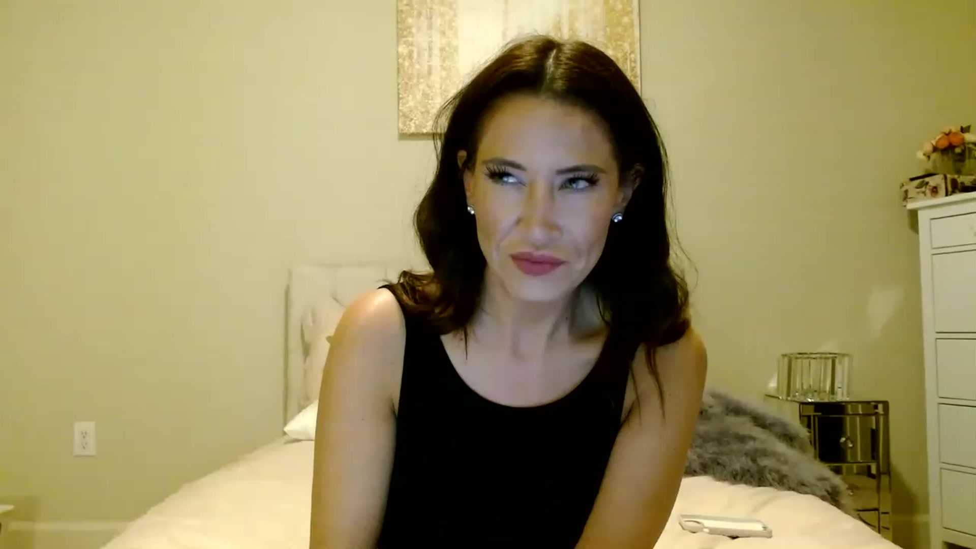 Gallery image thumbnail from Noelles's myfreecams stream on, 04/07/2023, 06:52 image 7 of 20