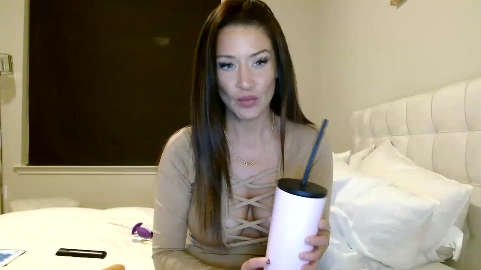 Gallery image thumbnail from Noelles's myfreecams stream on, 04/25/2023, 07:43 image 13 of 20