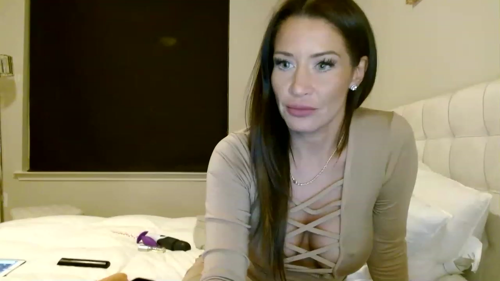 Gallery image thumbnail from Noelles's myfreecams stream on, 04/25/2023, 07:43 image 3 of 20