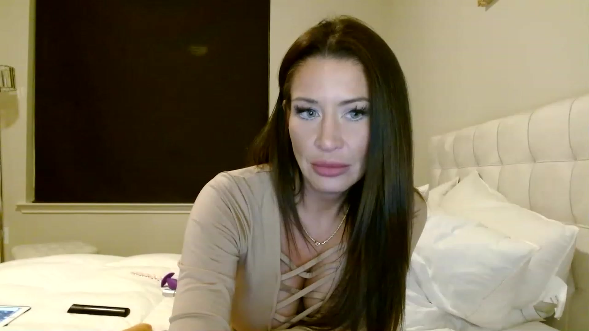 Gallery image thumbnail from Noelles's myfreecams stream on, 04/25/2023, 07:43 image 9 of 20